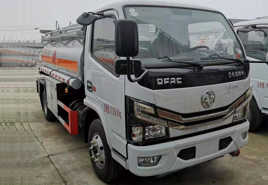 Dongfeng Duolika 5 Ton Fuel Tank Truck