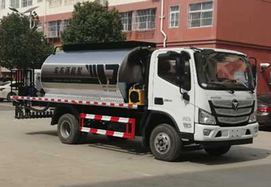国六福田欧马可S3沥青洒布车