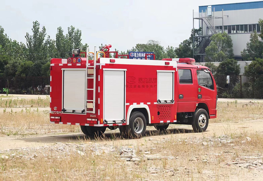 东风多利卡双排消防洒水车