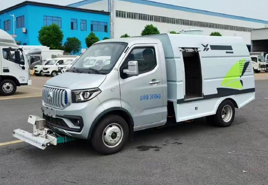 长安新能源纯电动路面清洗车