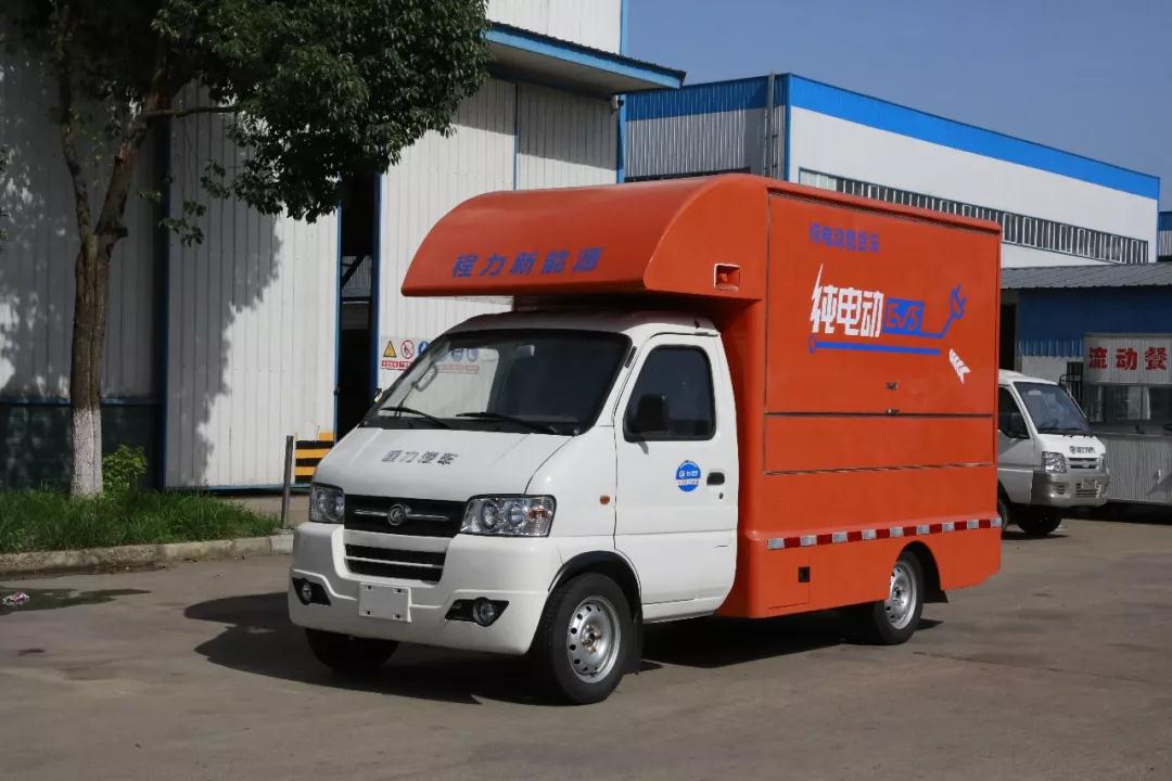 程力新能源人工智能抢险救援车首批订单圆满交车,为国家电网提供一流产品