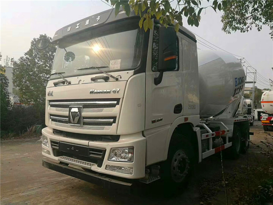 XCMG Hanfeng 14  cbm  mixer truck
